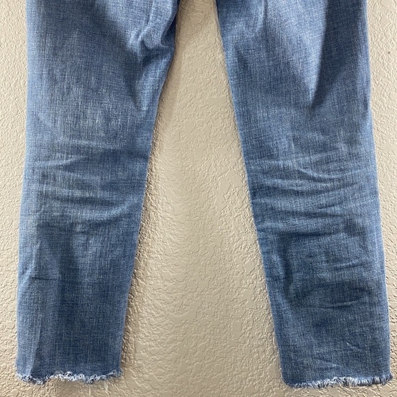 Levi’s High Rise Slim Straight Crop Distressed Jeans - Picture 15 of 16